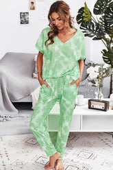 Tie-Dye-Lounge-Set mit T-Shirt und Jogginghose mit V-Ausschnitt